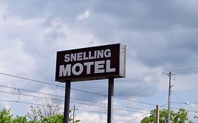 Snelling Motel
